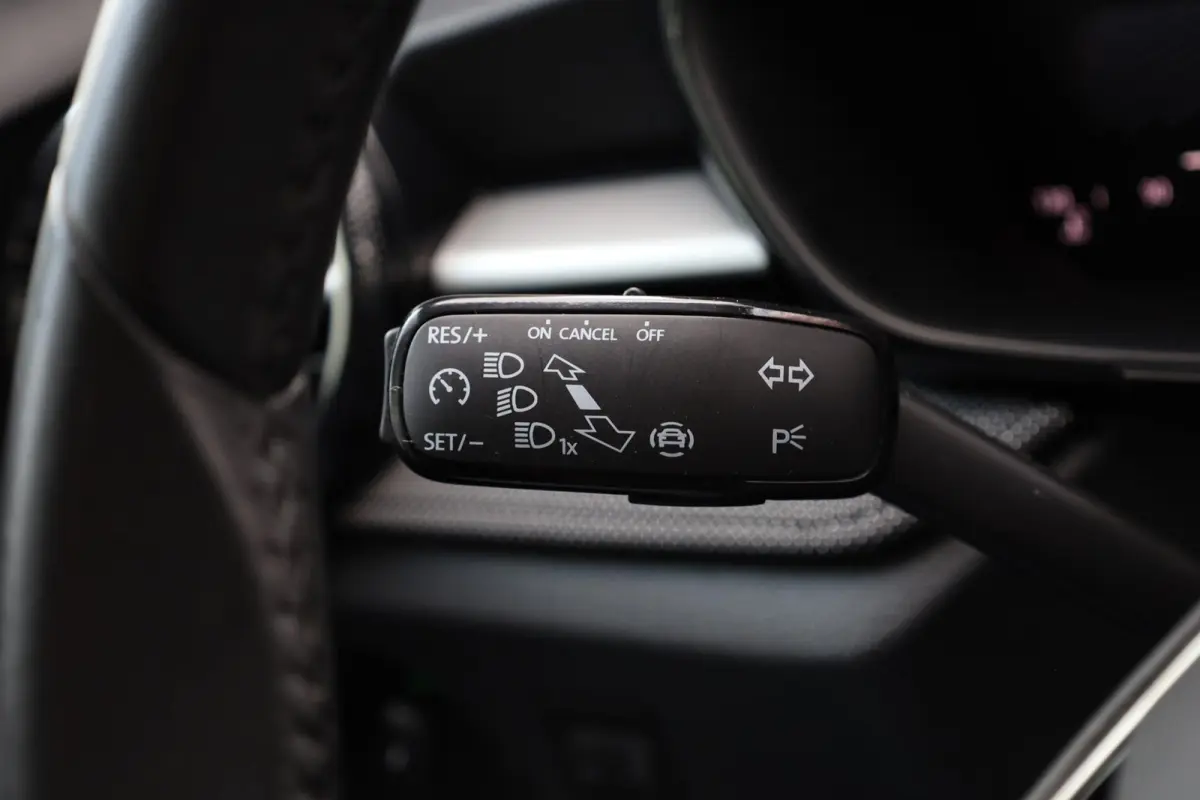 1.0 TSI 95pk Business Edition | Achteruitrijcamera | Cruise Control | Stoelverwarming