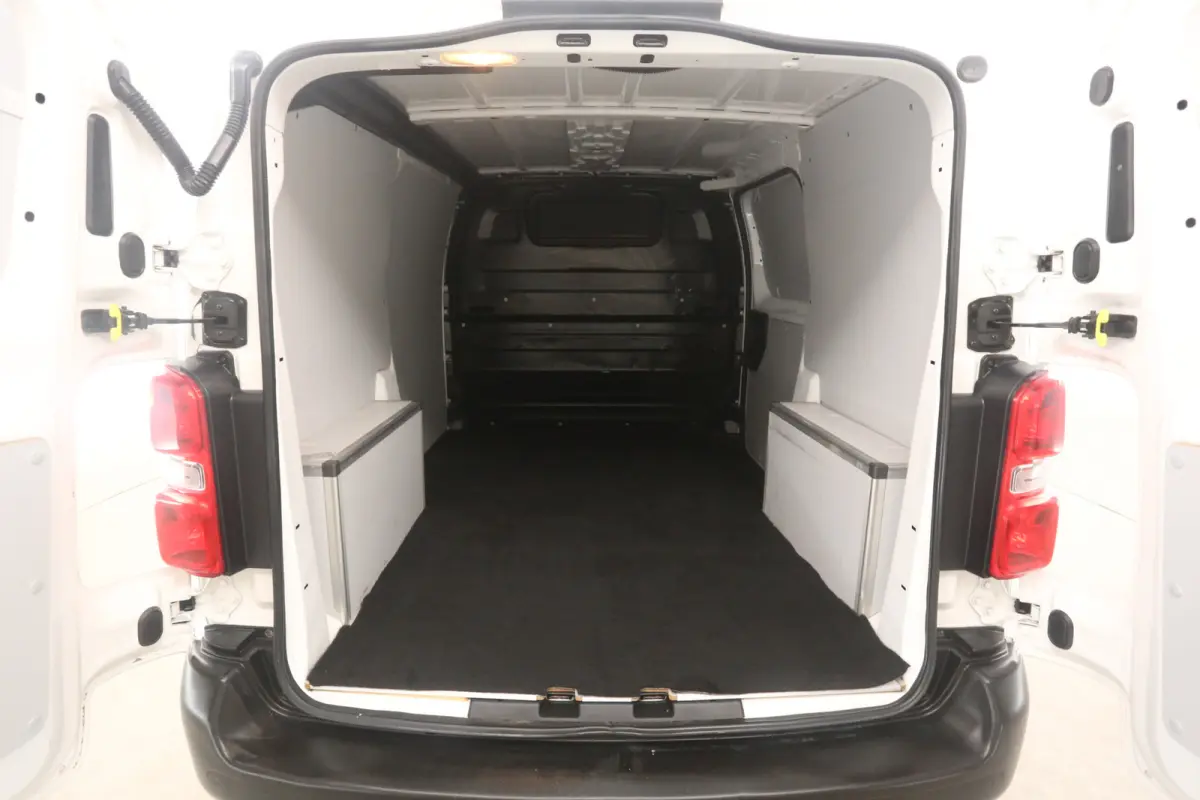 Elektrisch L2H1 75 kWh Long Range | Snelladen | SOH 96% | 3 Zits | Airco | Cruise | Carplay | Parkeersens.
