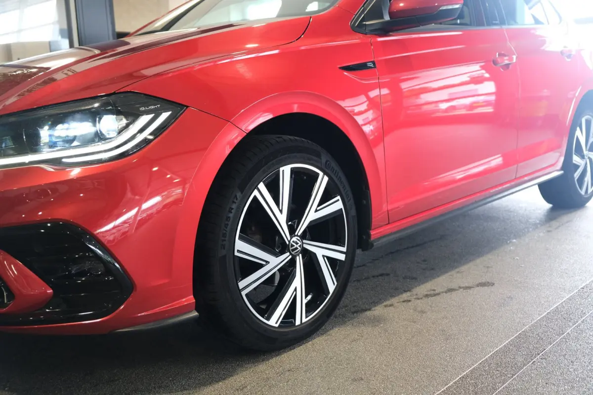 1.0 TSI 2x R-Line 95PK DSG Facelift Panorama IQ Matrix Led Virtual Beats