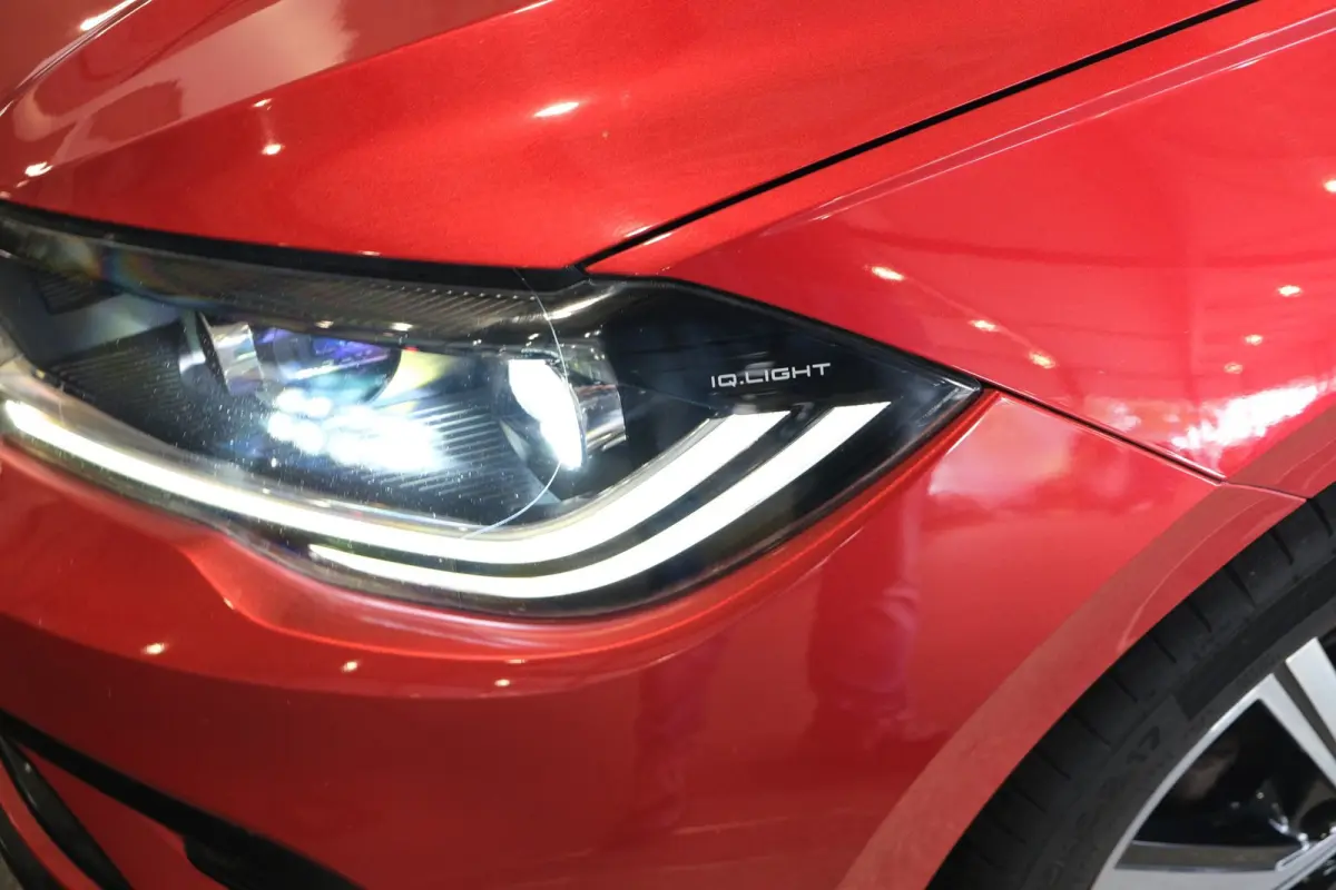 1.0 TSI 2x R-Line 95PK DSG Facelift Panorama IQ Matrix Led Virtual Beats