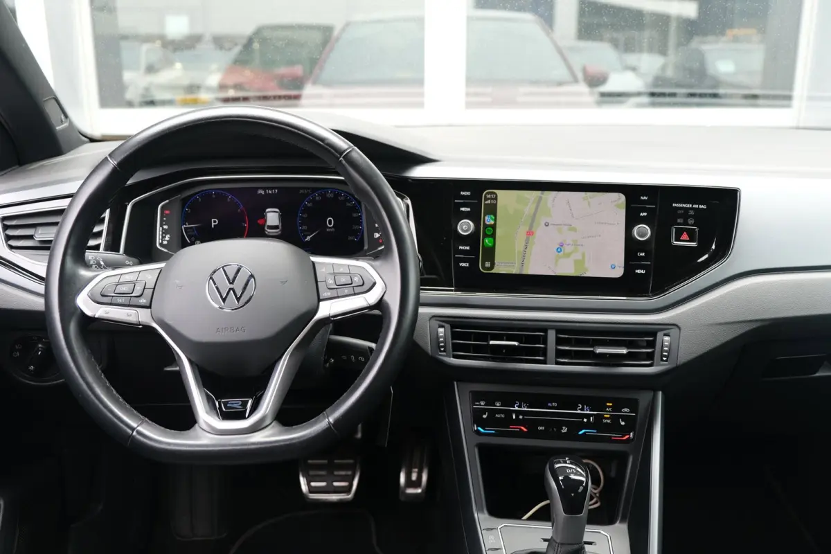 1.0 TSI 2x R-Line 95PK DSG Facelift Panorama IQ Matrix Led Virtual Beats
