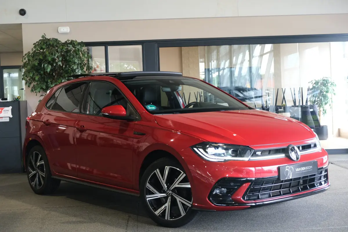 1.0 TSI 2x R-Line 95PK DSG Facelift Panorama IQ Matrix Led Virtual Beats