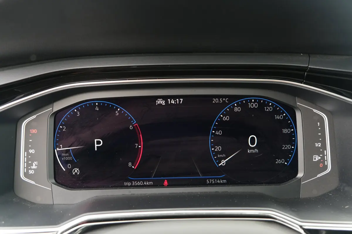 1.0 TSI 2x R-Line 95PK DSG Facelift Panorama IQ Matrix Led Virtual Beats
