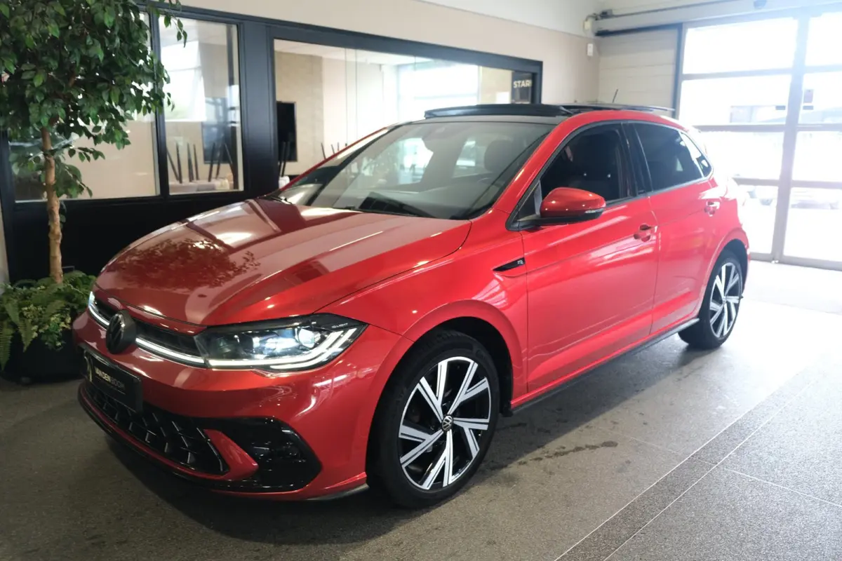 1.0 TSI 2x R-Line 95PK DSG Facelift Panorama IQ Matrix Led Virtual Beats