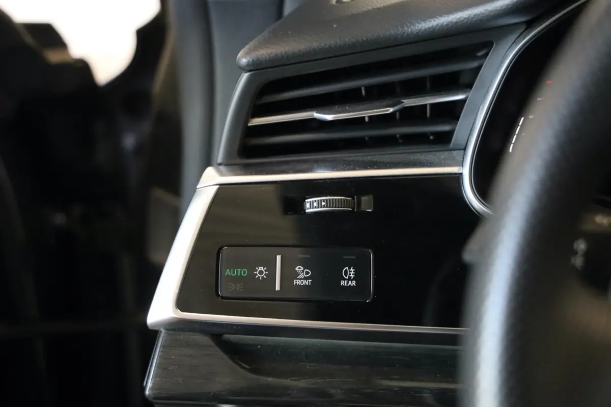 4.0 TFSI SQ8 QUATTRO MATRIX LED RED LEDER INTERIOR CAMERA 23" VELGEN B&O LEASE / INRUIL MOGELIJK