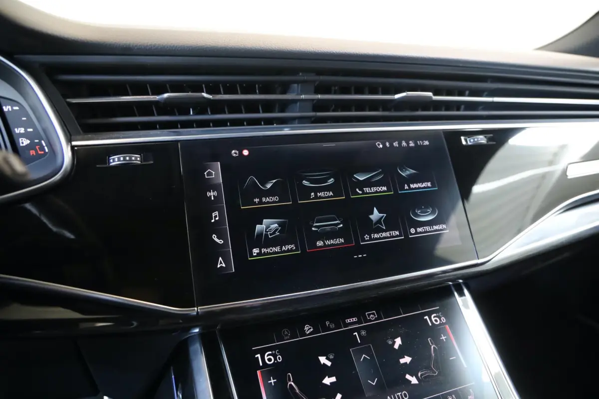 4.0 TFSI SQ8 QUATTRO MATRIX LED RED LEDER INTERIOR CAMERA 23" VELGEN B&O LEASE / INRUIL MOGELIJK