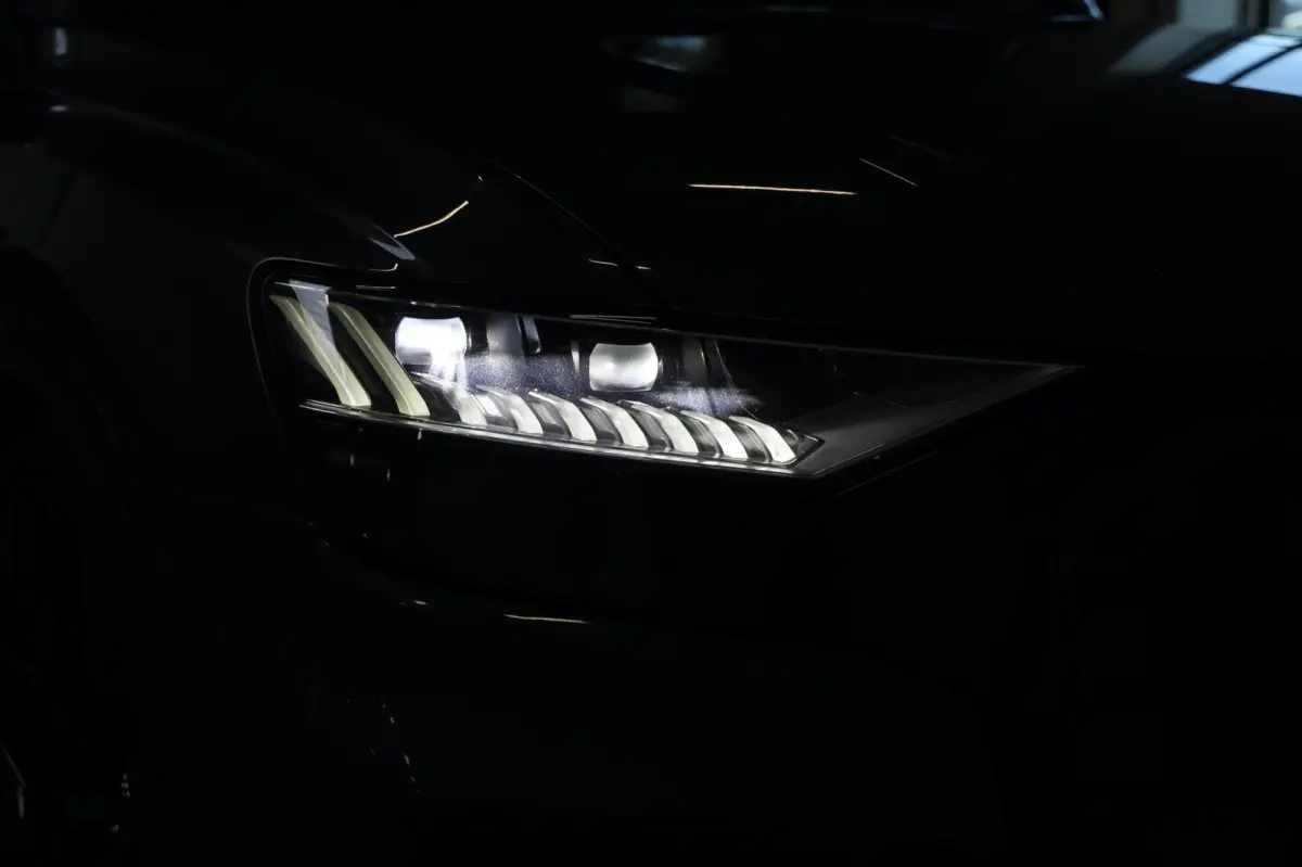4.0 TFSI SQ8 QUATTRO MATRIX LED RED LEDER INTERIOR CAMERA 23" VELGEN B&O LEASE / INRUIL MOGELIJK
