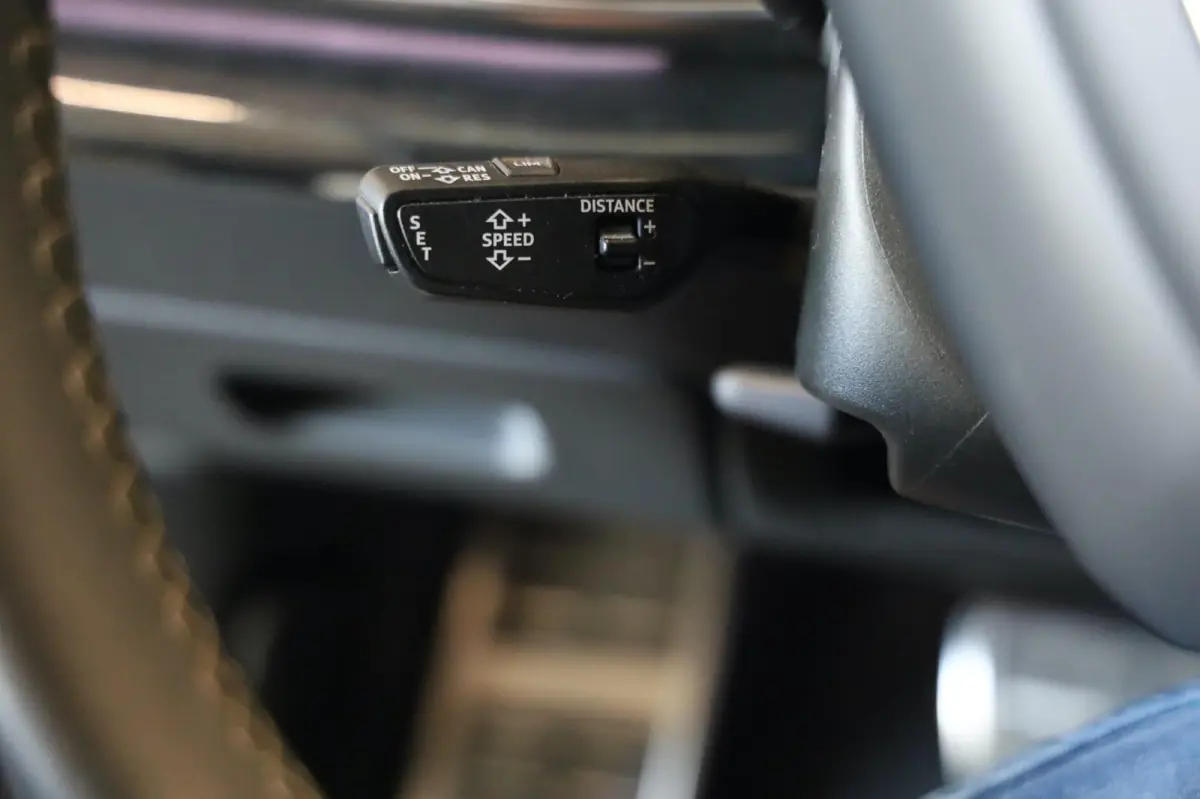 4.0 TFSI SQ8 QUATTRO MATRIX LED RED LEDER INTERIOR CAMERA 23" VELGEN B&O LEASE / INRUIL MOGELIJK