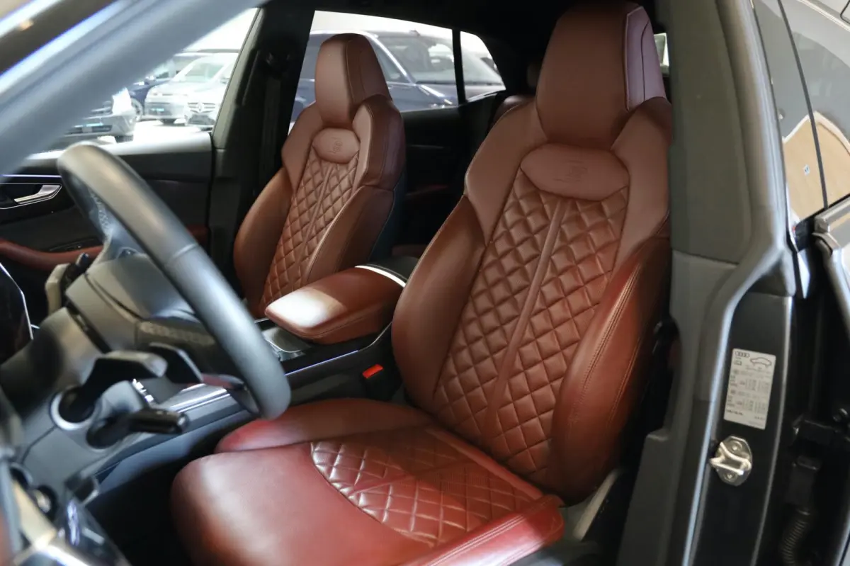 4.0 TFSI SQ8 QUATTRO MATRIX LED RED LEDER INTERIOR CAMERA 23" VELGEN B&O LEASE / INRUIL MOGELIJK