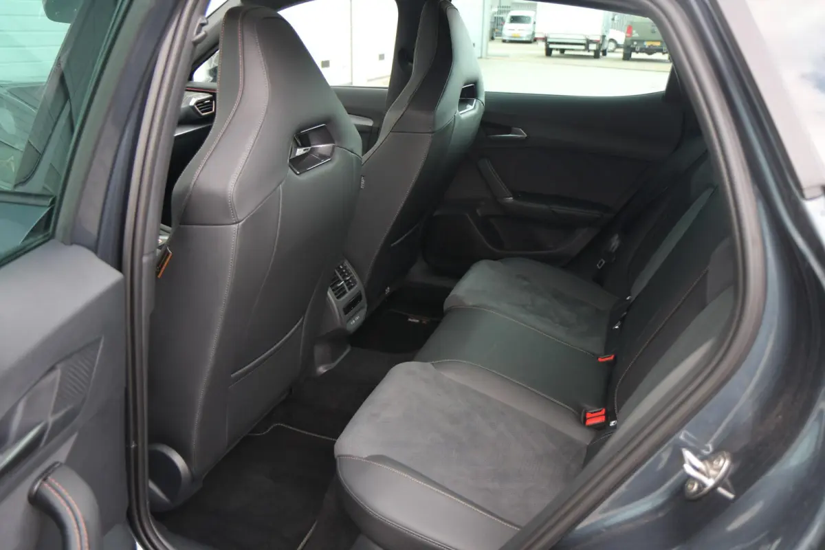 1.5 TSI 272pk e-Hybrid VZ Performance | SoH 98% | Panoramadak | Sennheiser | Stoelverwarming | 360 Camera | Navigatie