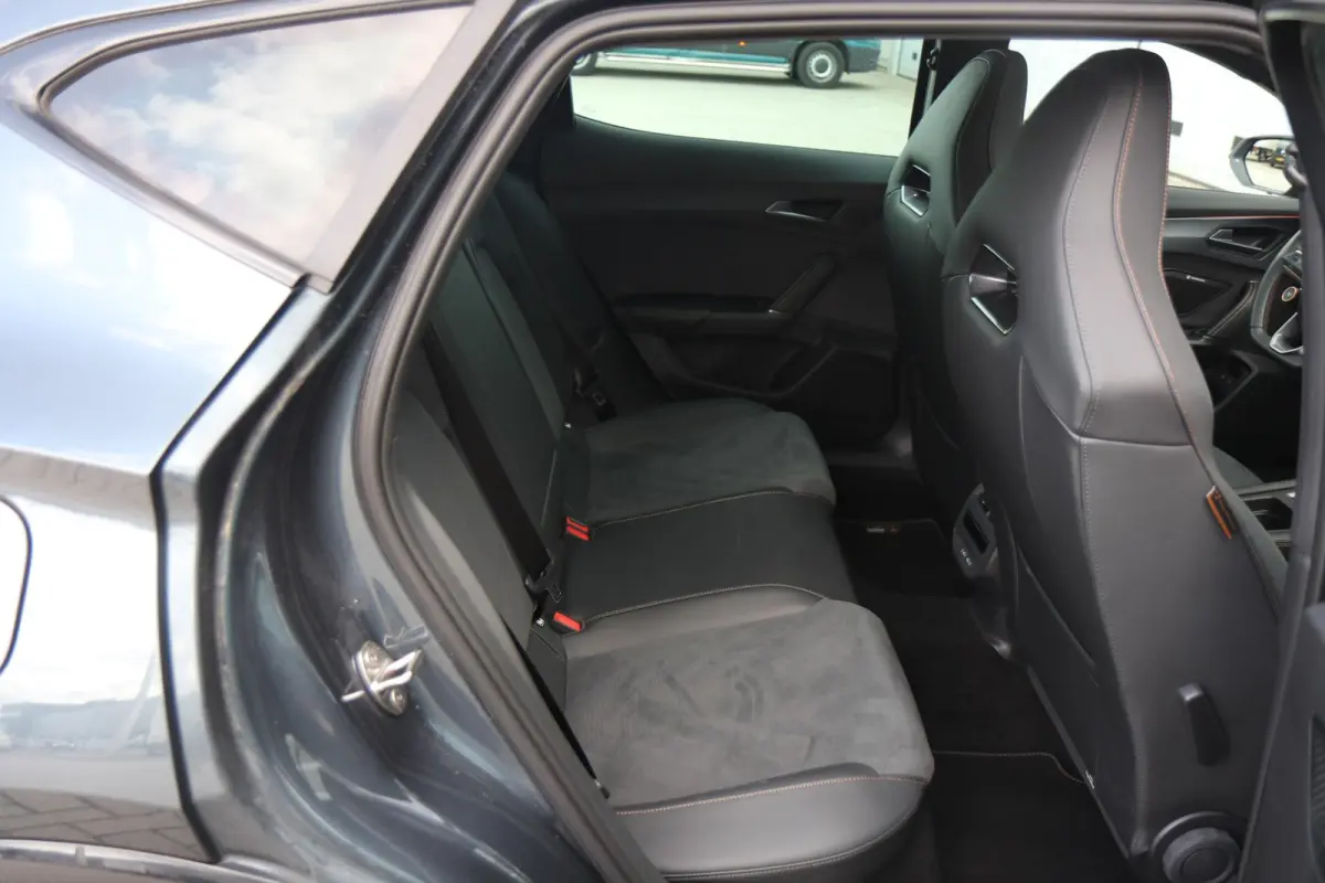 1.5 TSI 272pk e-Hybrid VZ Performance | SoH 98% | Panoramadak | Sennheiser | Stoelverwarming | 360 Camera | Navigatie