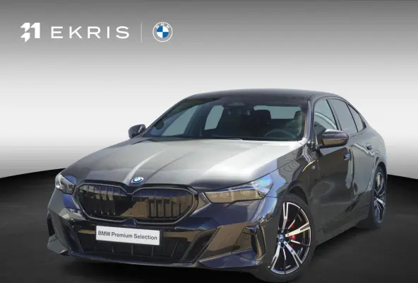 530e | M Sportpakket Pro | Harman Kardon | Driving Assistant Plus | Stuurwielrand verwarmd | Trekhaak
