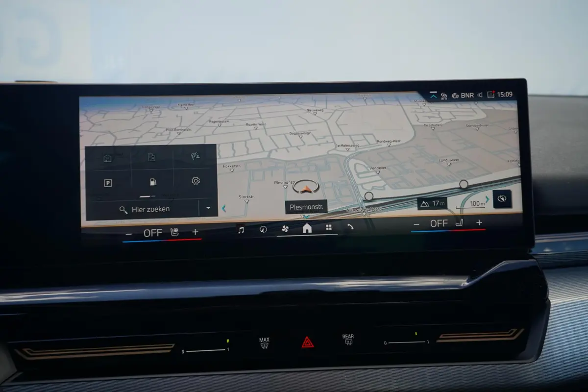 530e | M Sportpakket Pro | Harman Kardon | Driving Assistant Plus | Stuurwielrand verwarmd | Trekhaak