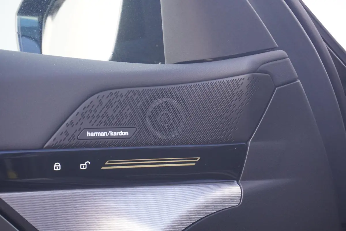 530e | M Sportpakket Pro | Harman Kardon | Driving Assistant Plus | Stuurwielrand verwarmd | Trekhaak