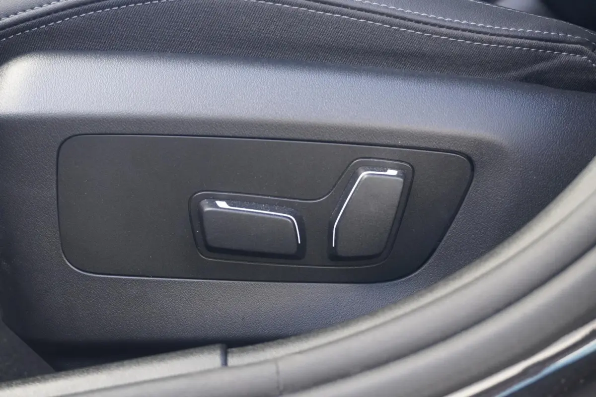 530e | M Sportpakket Pro | Harman Kardon | Driving Assistant Plus | Stuurwielrand verwarmd | Trekhaak
