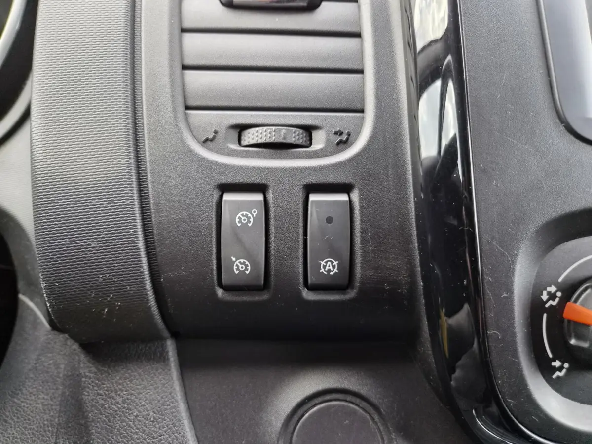 1.6 CDTI L2H1 DC Airco Cruise Navi Trekh 140pk