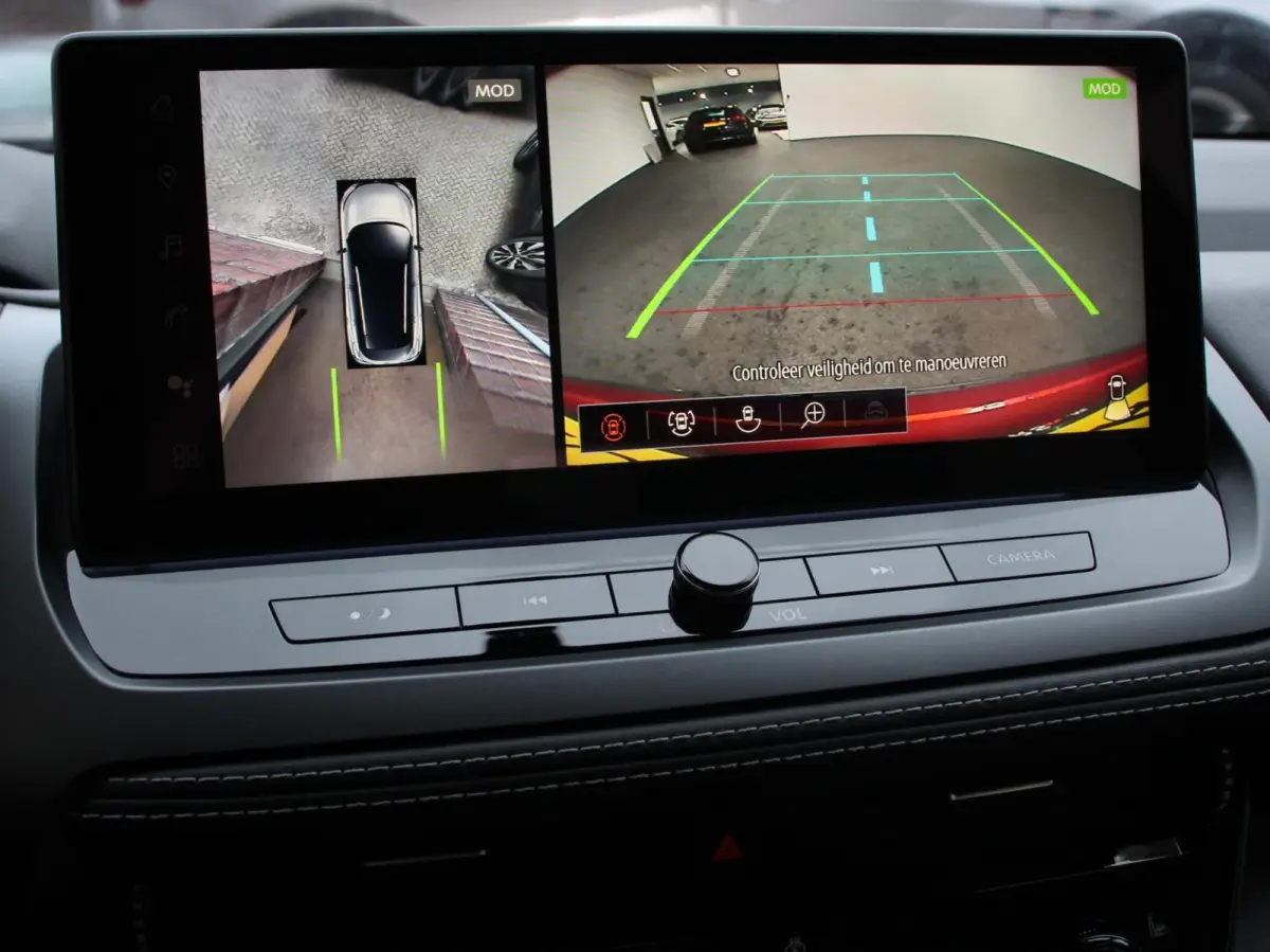 1.3 MHEV Automaat N-Connecta Navigatie Climate Control Sfeerverlichting Camera 360 Led Dab Verwarmde voorstoelen Adaptieve Cruise Control Digitale Cockpit Lichtmetalen Velgen