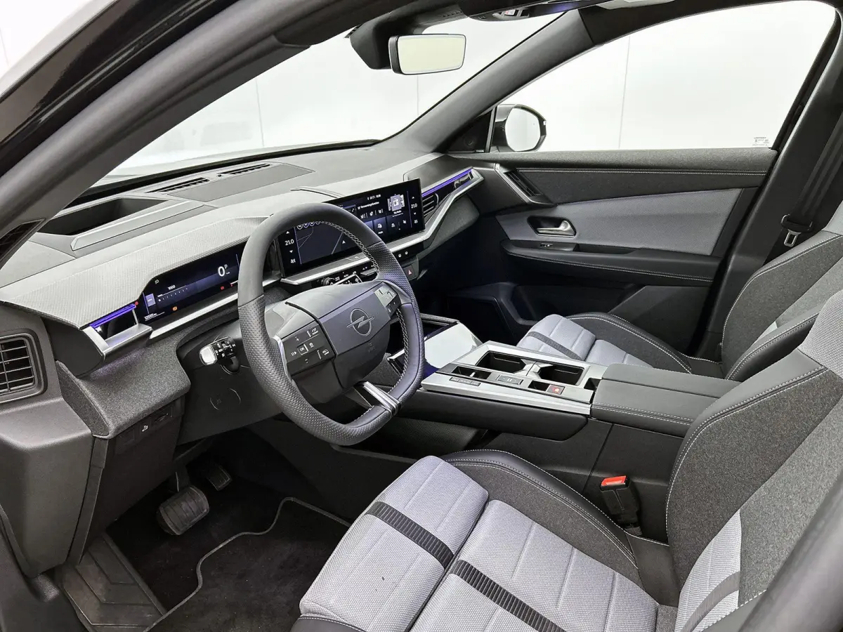 1.2 Turbo Hybrid GS Automaat | Pano | LMV | Head-up Display | Camera | Elektr kofferklep