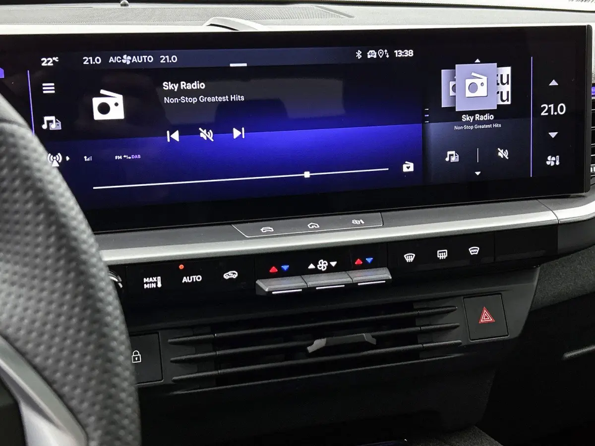 1.2 Turbo Hybrid GS Automaat | Pano | LMV | Head-up Display | Camera | Elektr kofferklep