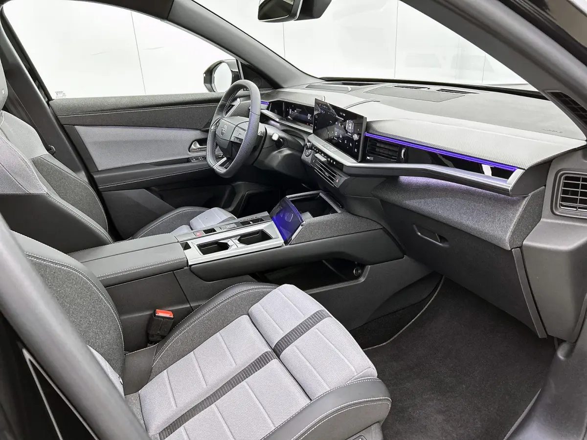 1.2 Turbo Hybrid GS Automaat | Pano | LMV | Head-up Display | Camera | Elektr kofferklep
