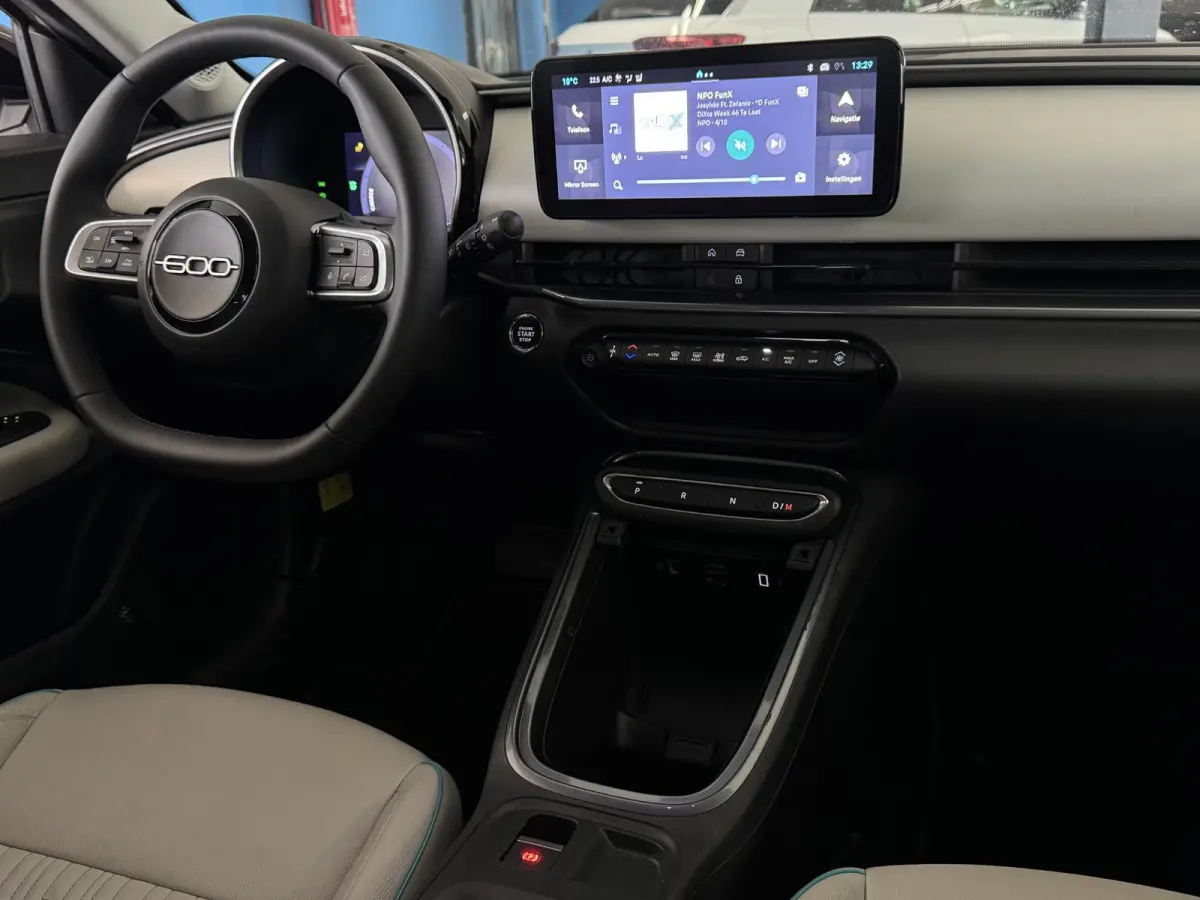 1.2 Hybrid La Prima | Leer | ACC | Stoelverwarming | Massage | Clima | Camera | Navi | Elektrische achterklep | ( Vestiging - Nieuwegein )