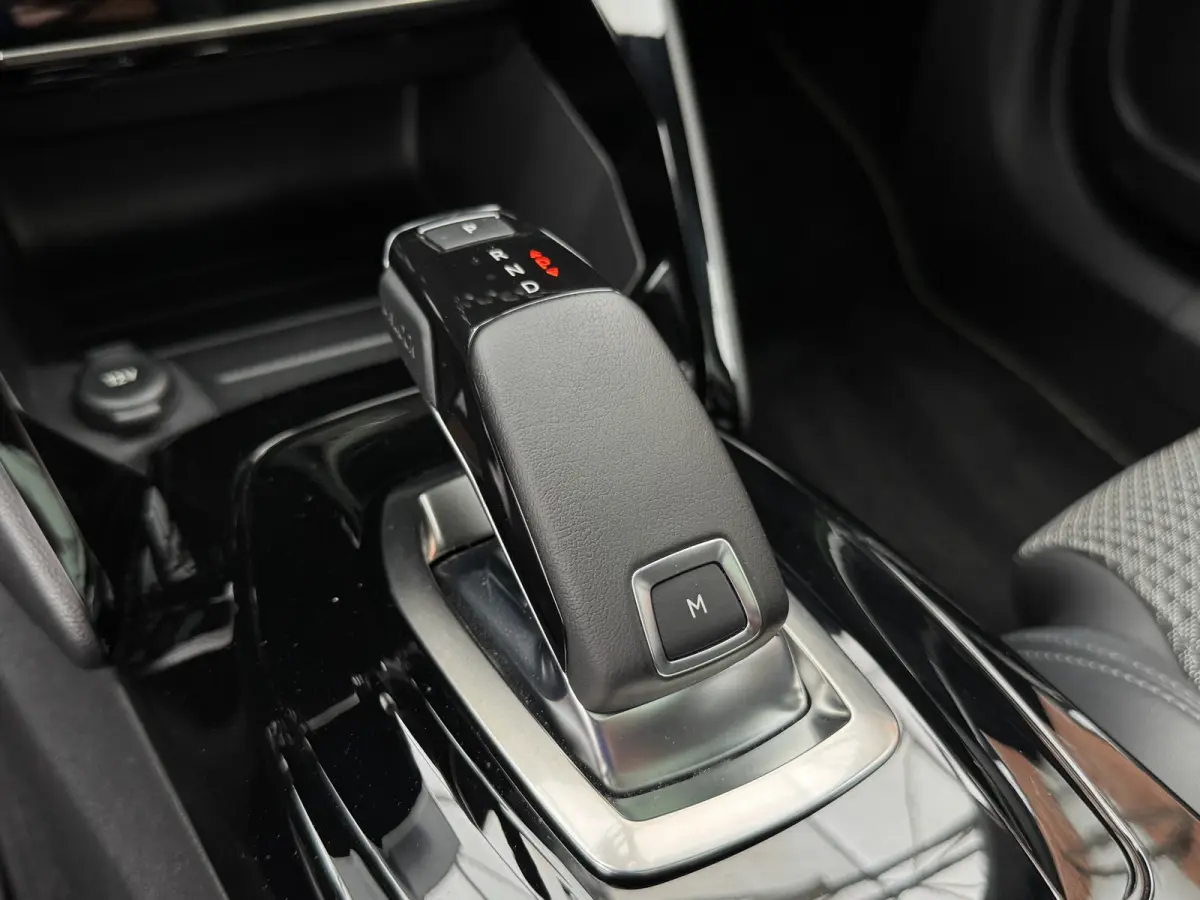 PureTech 130 Automaat GT-Line | Trekhaak afneembaar | Schuifdak | Adaptive Cruise Control | Keyless | Carplay/Android Auto | Climate Control |