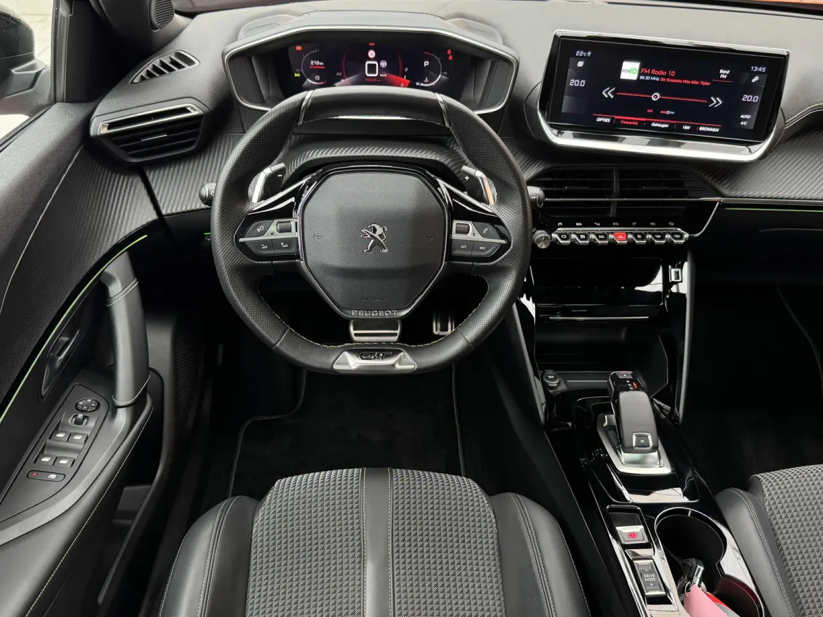 PureTech 130 Automaat GT-Line | Trekhaak afneembaar | Schuifdak | Adaptive Cruise Control | Keyless | Carplay/Android Auto | Climate Control |