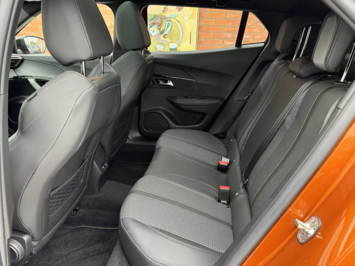 PureTech 130 Automaat GT-Line | Trekhaak afneembaar | Schuifdak | Adaptive Cruise Control | Keyless | Carplay/Android Auto | Climate Control |