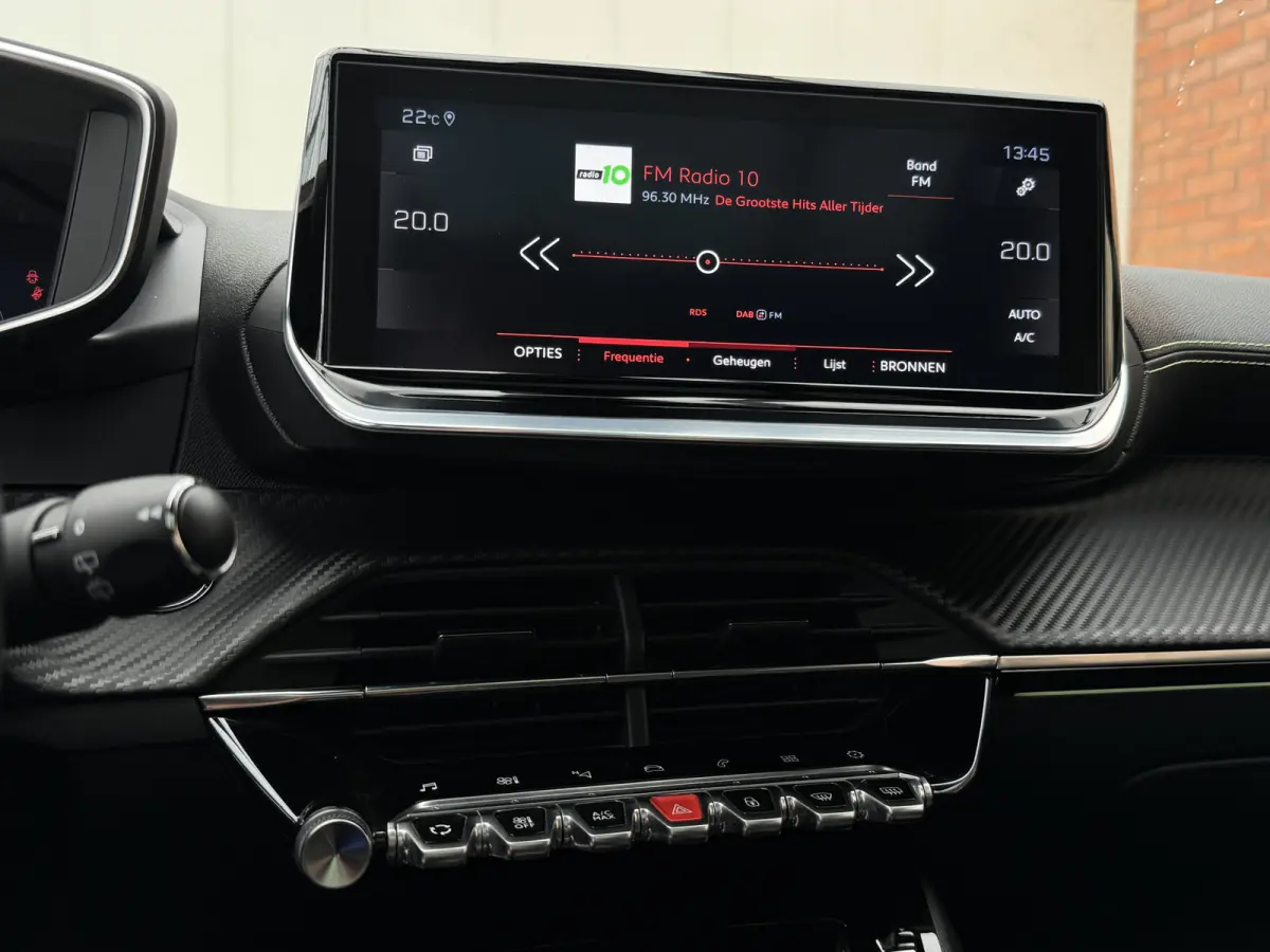 PureTech 130 Automaat GT-Line | Trekhaak afneembaar | Schuifdak | Adaptive Cruise Control | Keyless | Carplay/Android Auto | Climate Control |