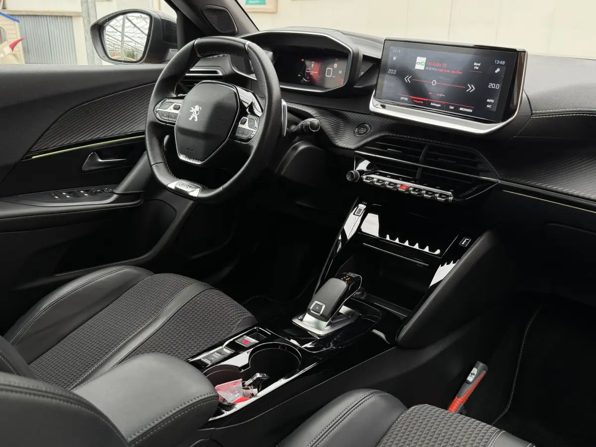 PureTech 130 Automaat GT-Line | Trekhaak afneembaar | Schuifdak | Adaptive Cruise Control | Keyless | Carplay/Android Auto | Climate Control |