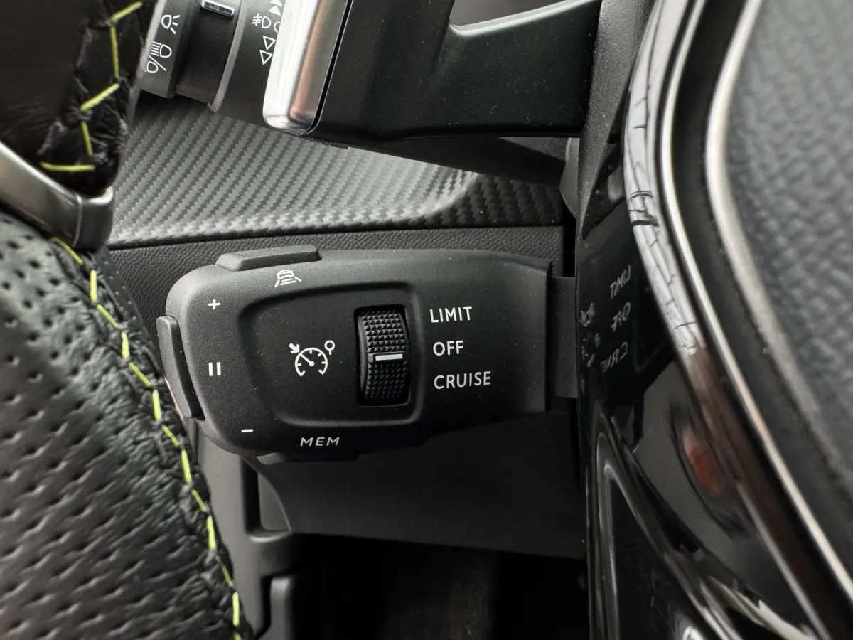 PureTech 130 Automaat GT-Line | Trekhaak afneembaar | Schuifdak | Adaptive Cruise Control | Keyless | Carplay/Android Auto | Climate Control |