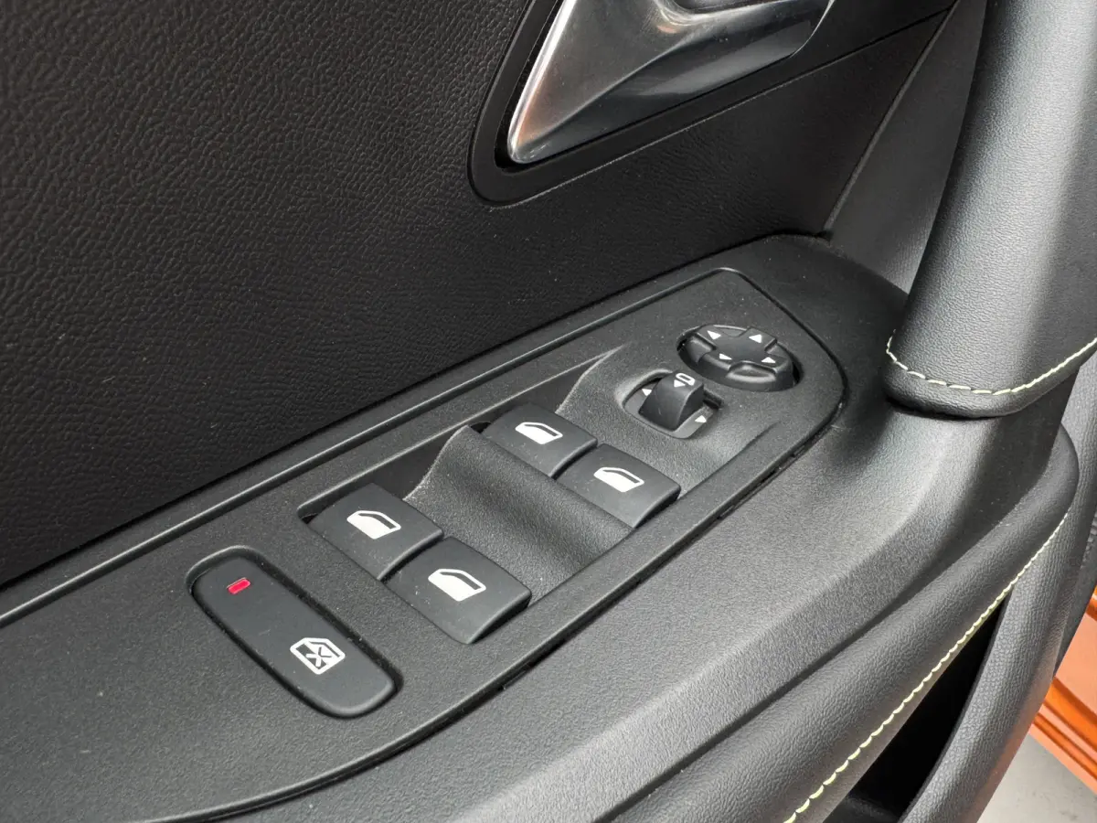 PureTech 130 Automaat GT-Line | Trekhaak afneembaar | Schuifdak | Adaptive Cruise Control | Keyless | Carplay/Android Auto | Climate Control |