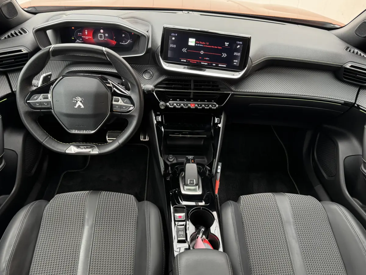 PureTech 130 Automaat GT-Line | Trekhaak afneembaar | Schuifdak | Adaptive Cruise Control | Keyless | Carplay/Android Auto | Climate Control |