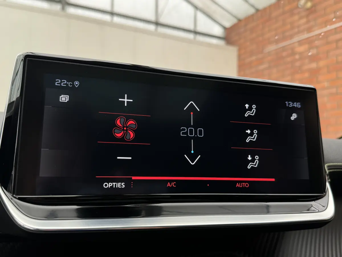 PureTech 130 Automaat GT-Line | Trekhaak afneembaar | Schuifdak | Adaptive Cruise Control | Keyless | Carplay/Android Auto | Climate Control |