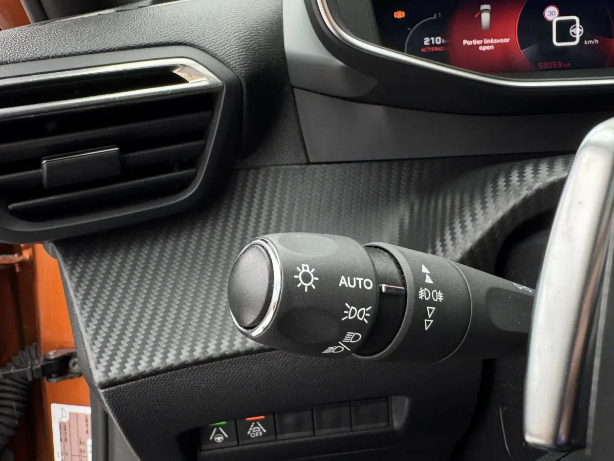 PureTech 130 Automaat GT-Line | Trekhaak afneembaar | Schuifdak | Adaptive Cruise Control | Keyless | Carplay/Android Auto | Climate Control |
