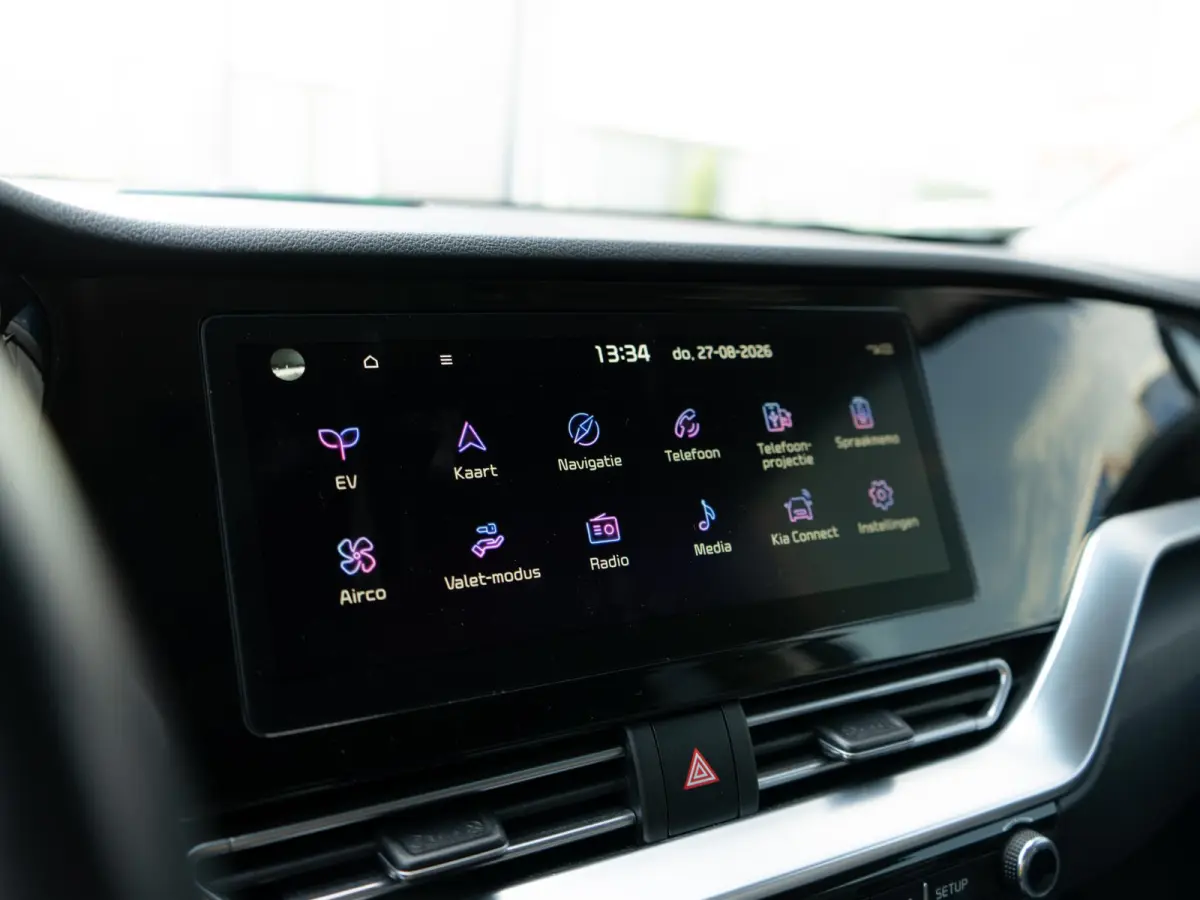 DynamicPlusLine 64 kWh SOH 99,7 % | Stoel en stuurverwarming | Schuif/-kanteldak | Achteruitrijcamera | Navigatie | Carplay | PDC voor & achter | Achteruitrijcamera