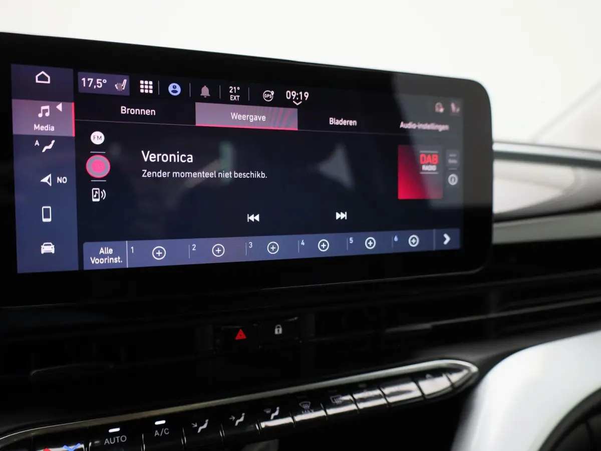 RED 42 kWh | Stoelverwarming | Apple Carplay | Cruise Control | Navigatie | Climate Control |