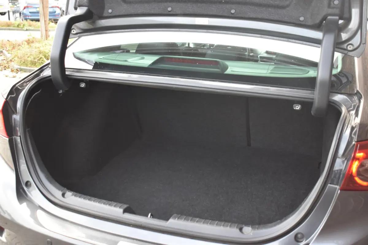 2.0 SkyActiv-G 120 GT-M LEDER LED LMV NAVI