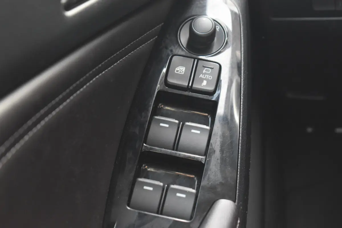 2.0 SkyActiv-G 120 GT-M LEDER LED LMV NAVI