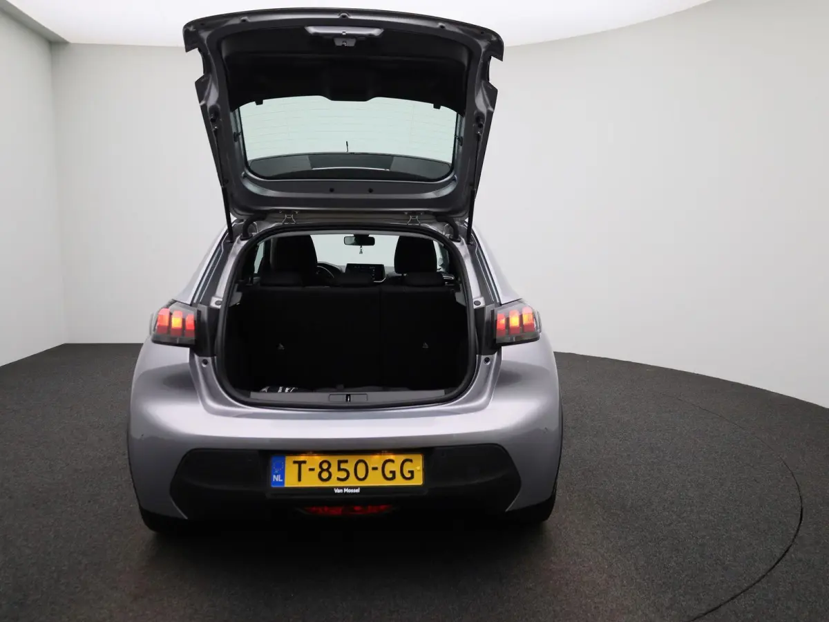 EV Active Pack 50 kWh | Navigatie | Apple Carplay | Cruise Control | PDC | DAB+ | Keyless |