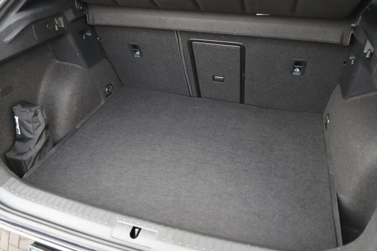 1.5 TSI 272pk e-Hybrid VZ Performance | SoH 100% | Panoramadak | Sennheiser | Stoelverwarming | 360 Camera | Navigatie