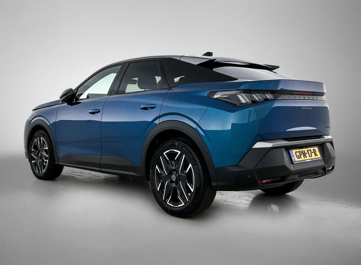SUV Allure Hybrid 145pk Automaat | Navigatie | 360° Camera | Stuurverwarming | Adaptieve Cruise Control | Dodehoeksensor | Climate Control | Parkeersensoren v+a | Draadloze Apple Carplay / 