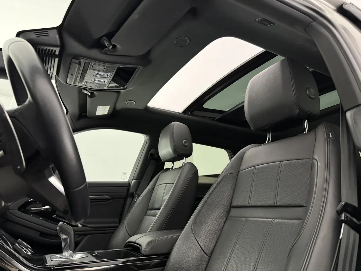 1.5 P300e AWD R-Dynamic SE | Snelladen | Pano | Camera | Cruise | Carplay | LED | Parkeersens.
