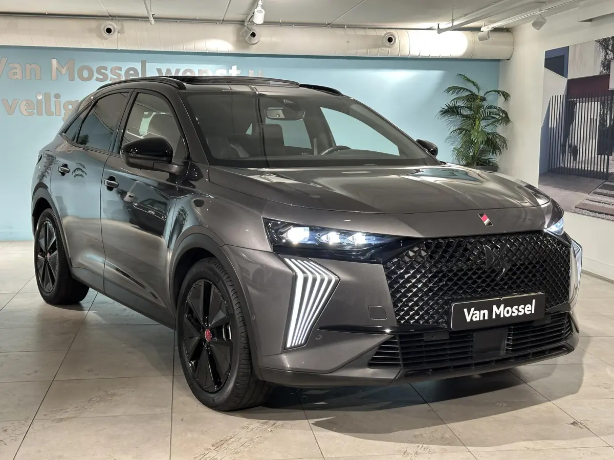 E-Tense 300 4x4 Performance Line+ | 360° Camera | Focal Audio | Alcantara | Panoramadak