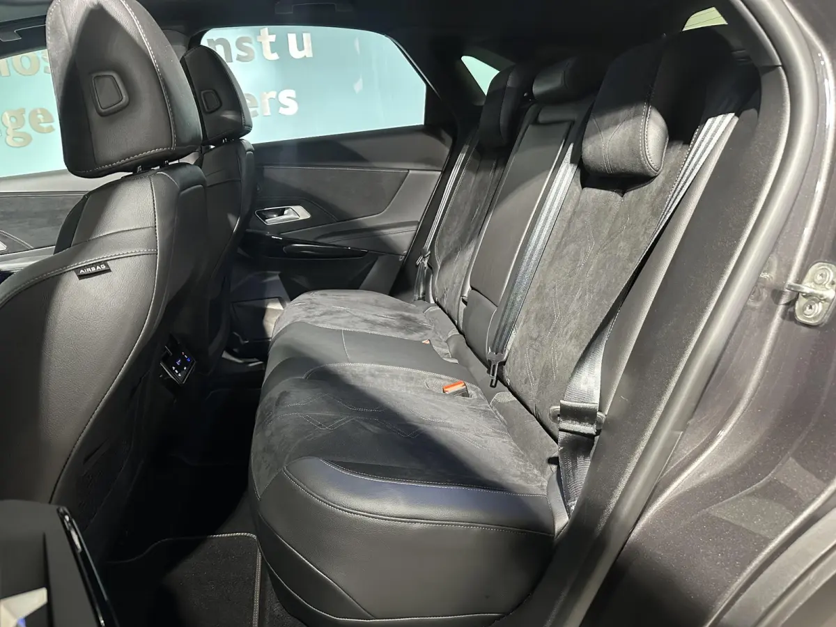 E-Tense 300 4x4 Performance Line+ | 360° Camera | Focal Audio | Alcantara | Panoramadak