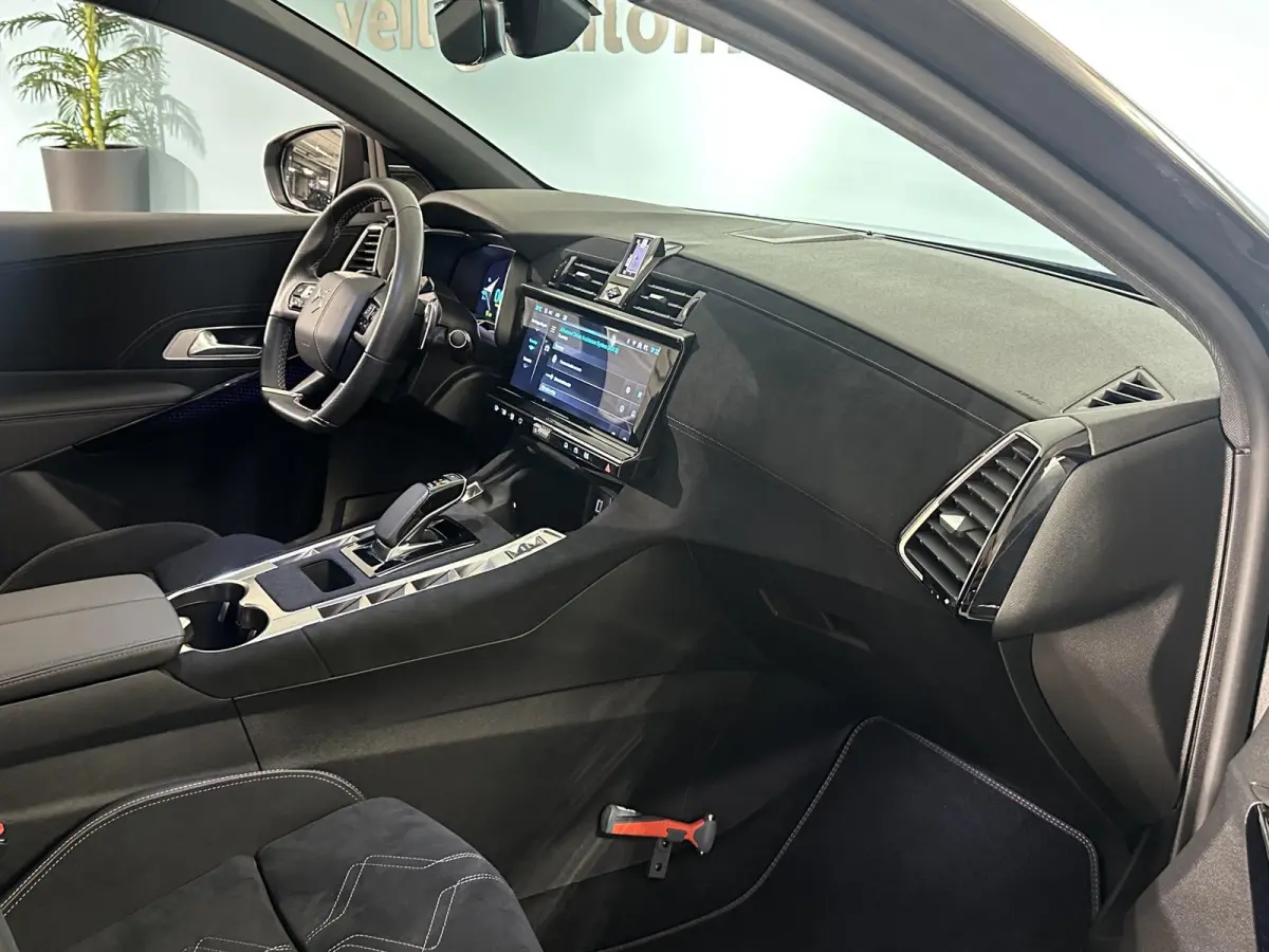 E-Tense 300 4x4 Performance Line+ | 360° Camera | Focal Audio | Alcantara | Panoramadak