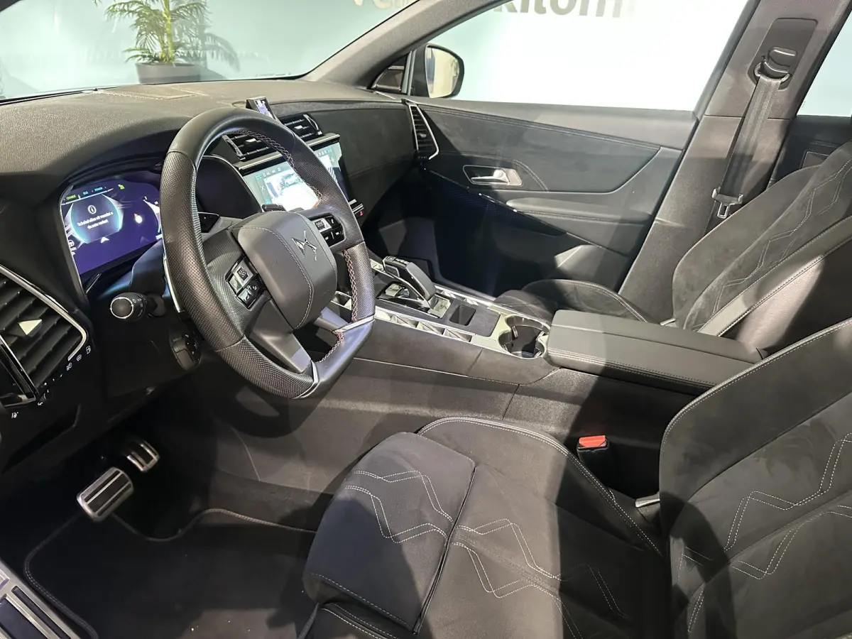 E-Tense 300 4x4 Performance Line+ | 360° Camera | Focal Audio | Alcantara | Panoramadak