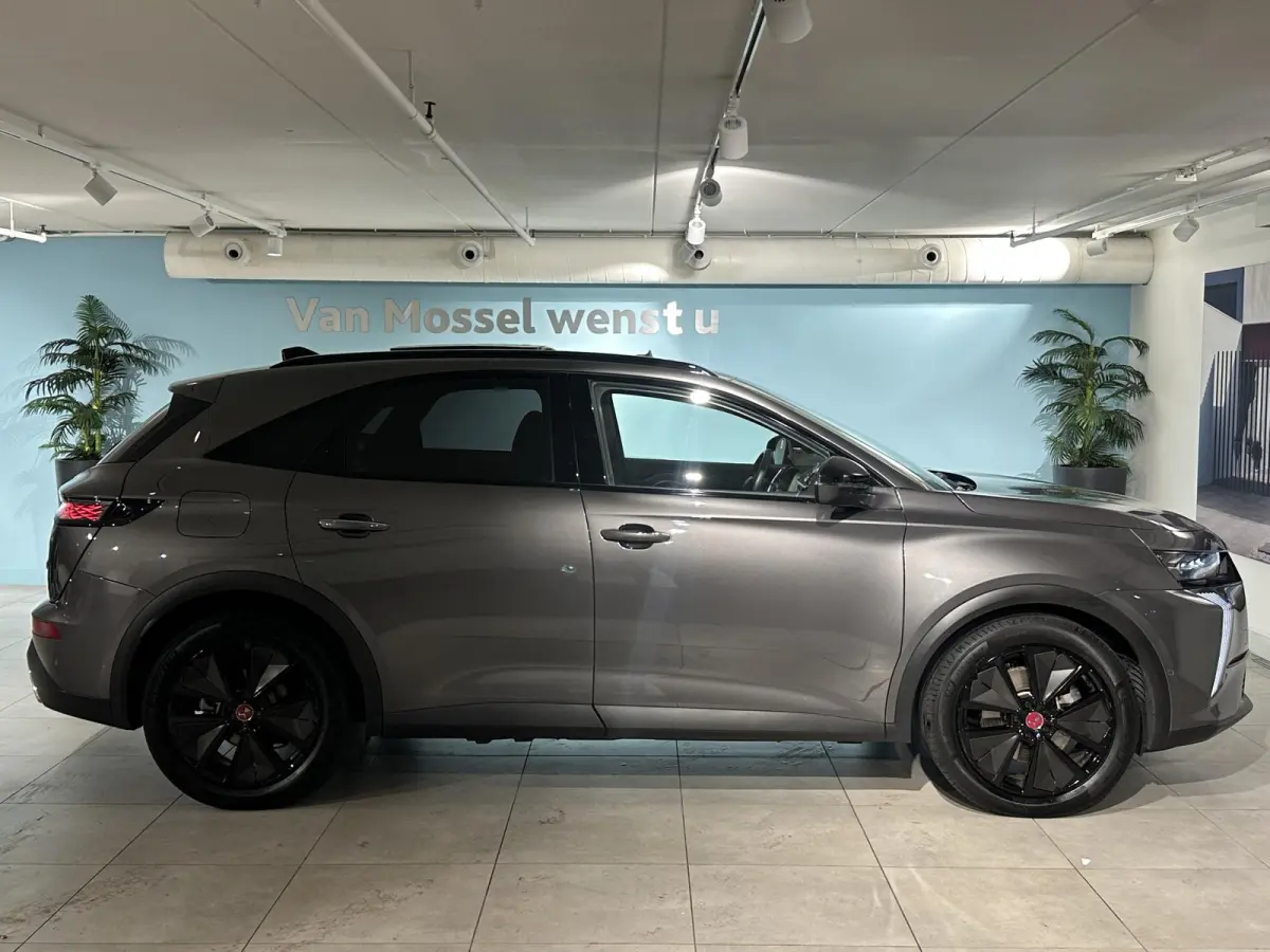 E-Tense 300 4x4 Performance Line+ | 360° Camera | Focal Audio | Alcantara | Panoramadak