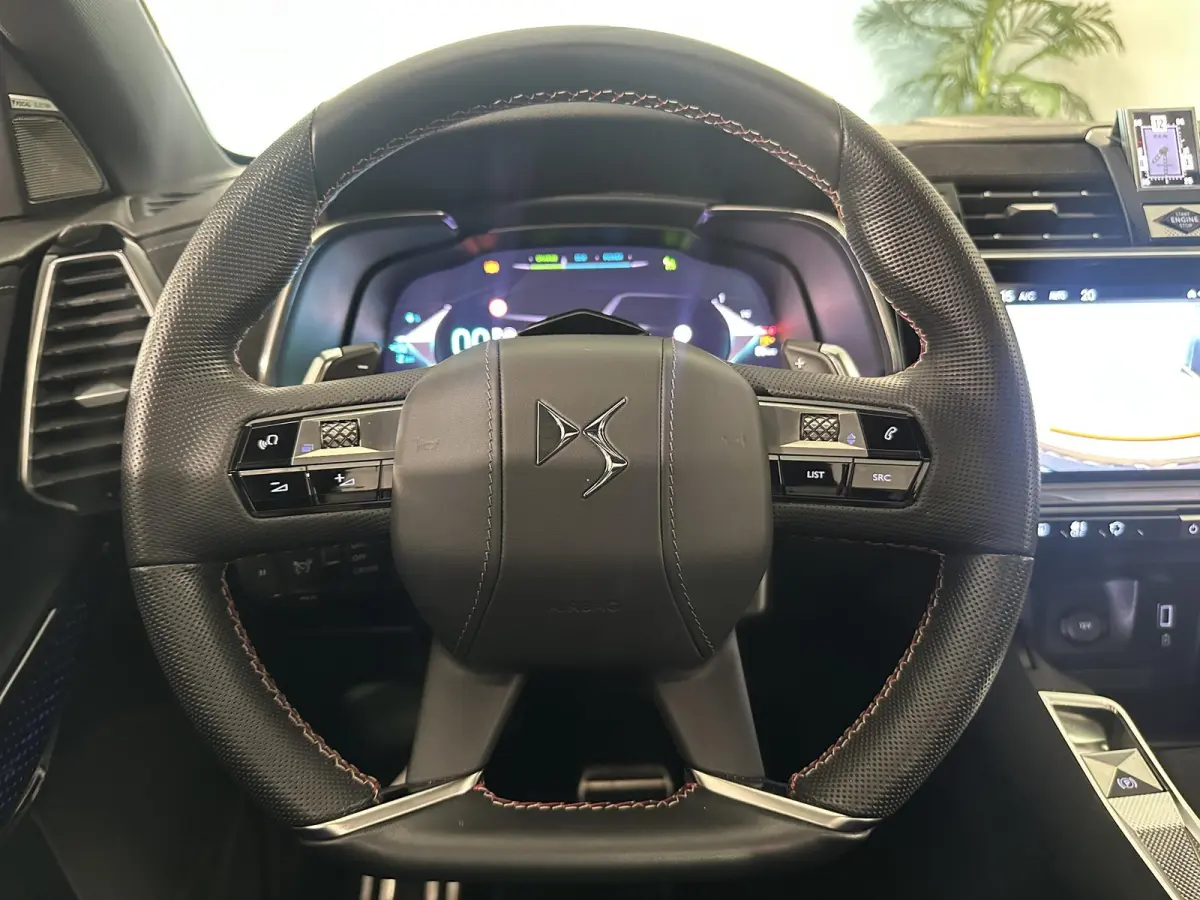 E-Tense 300 4x4 Performance Line+ | 360° Camera | Focal Audio | Alcantara | Panoramadak