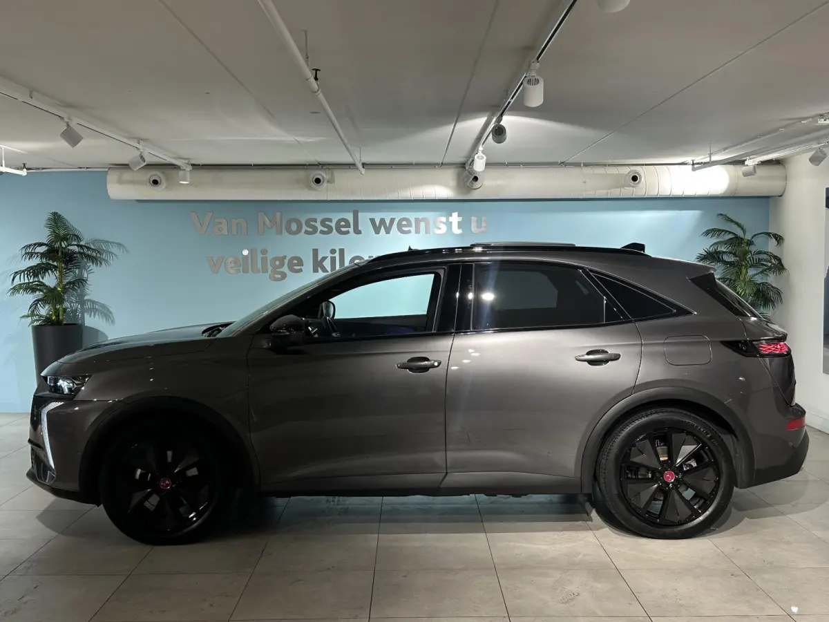 E-Tense 300 4x4 Performance Line+ | 360° Camera | Focal Audio | Alcantara | Panoramadak